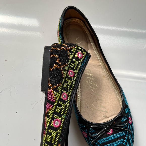 Embroidery shoes size 9 1/2 rampage cross stitch boho artsy flats - Picture 4 of 10